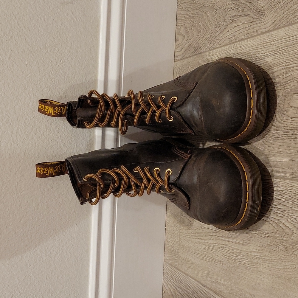 Dr. MARTENS